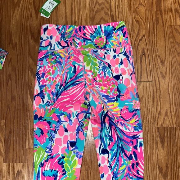Lilly Pulitzer Gumbo Limbo Luxletic Weekender Leggings size Medium-NWT - Picture 6 of 6
